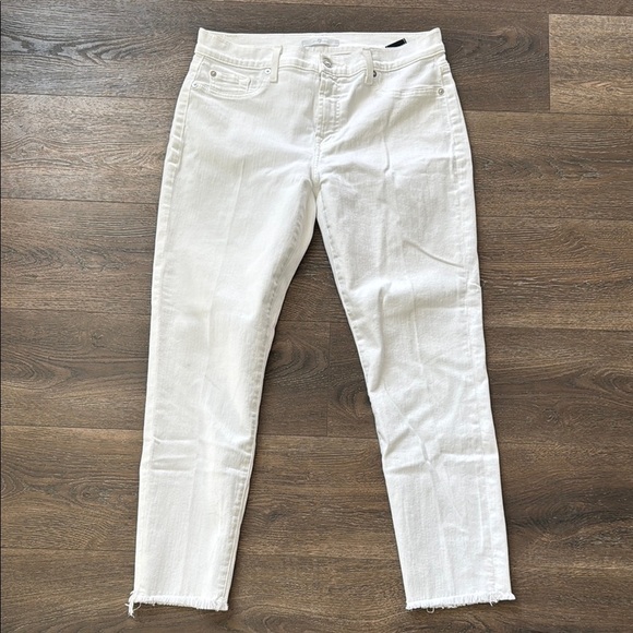 7 For All Mankind Jeans.  White.  Women’s size 31. - Picture 1 of 8